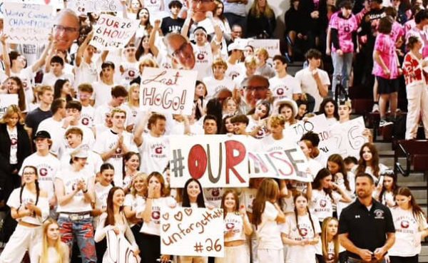 Senior homecoming crowd